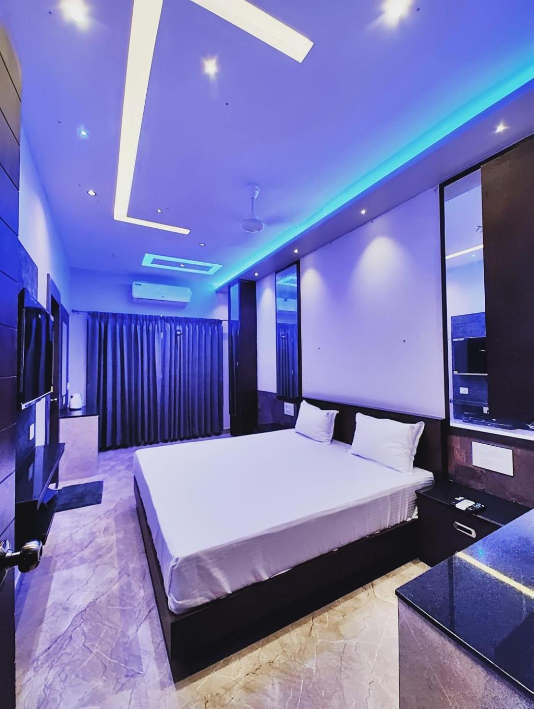 M S Residency 3*